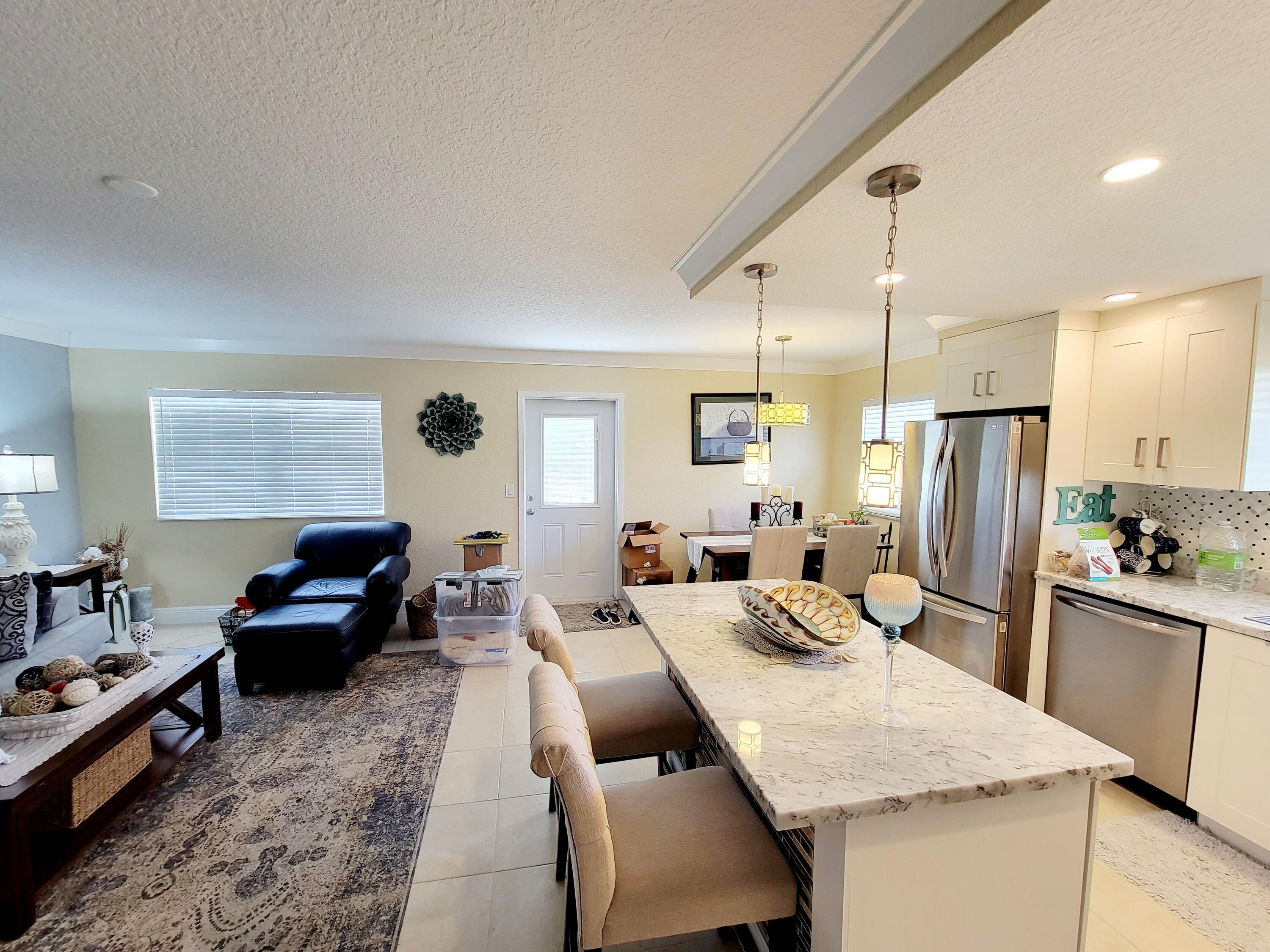 280 Monaco Way Delray Beach, FL 33446 - Photo 3 of 30 pic15