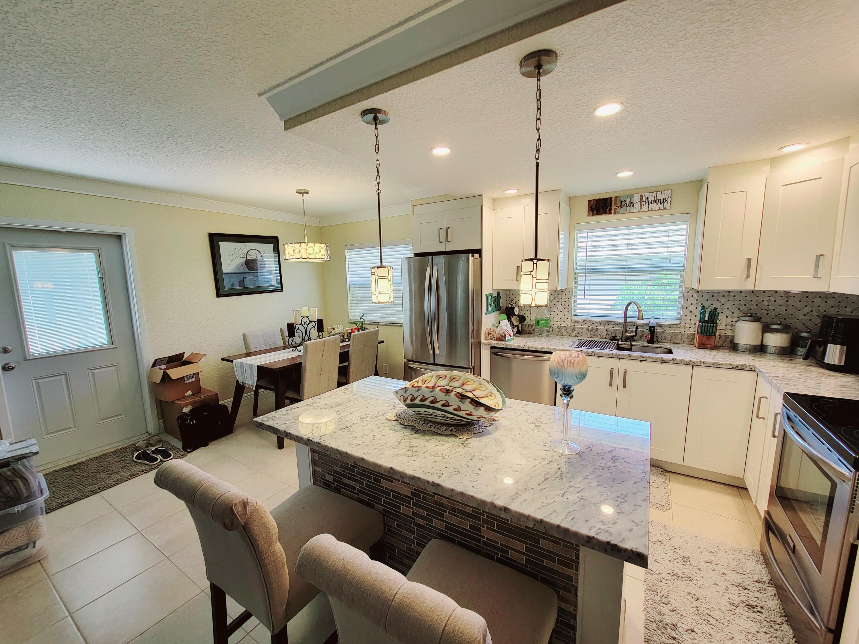 280 Monaco Way Delray Beach, FL 33446 - Photo 4 of 30 pic14