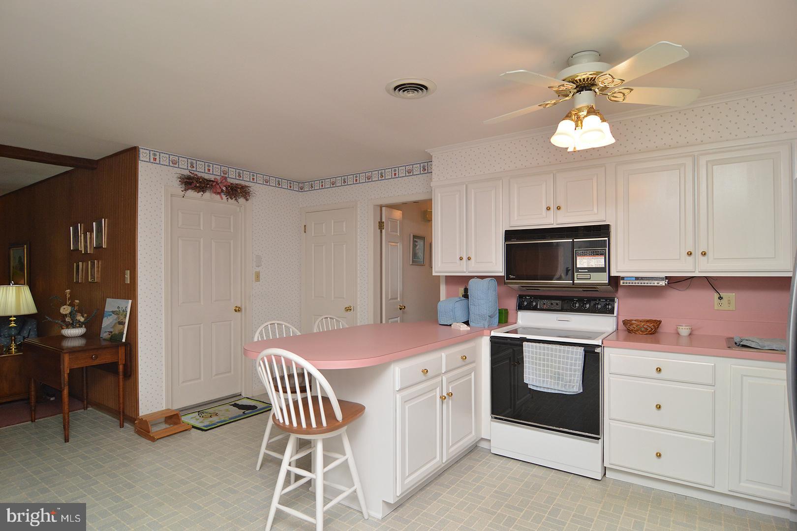 833 Broadcasting Road Reading, PA 19610 - Photo 11 of 29 Gallery Image 11