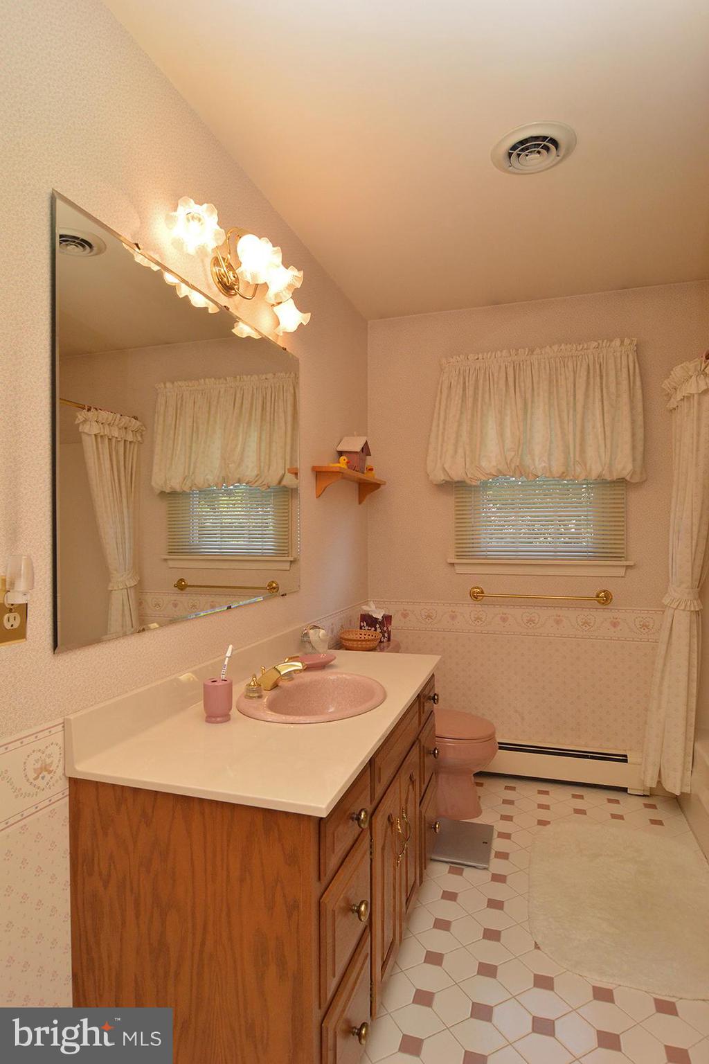 833 Broadcasting Road Reading, PA 19610 - Photo 17 of 29 Gallery Image 17