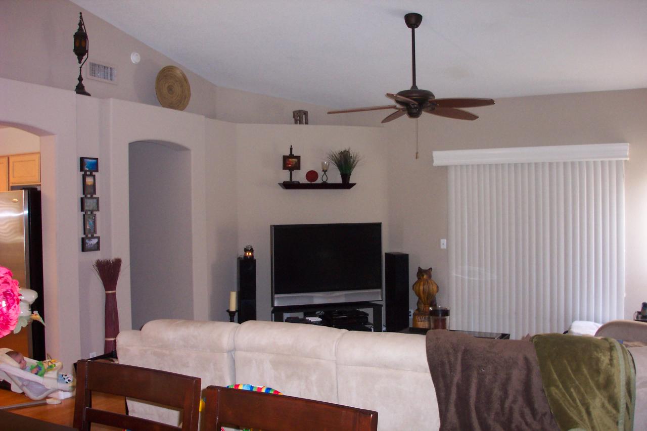 8532 West Ocotillo Road Glendale, AZ 85305 - Photo 3 of 5 Spacious family room