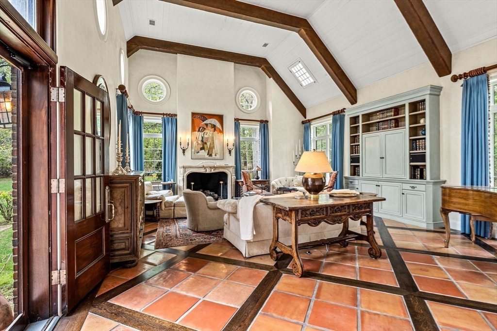 110 Juniper Road Belmont, MA 02478 - Photo 5 of 38
