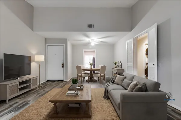 $1,300 | 9707 Richmond Avenue, Unit 34, Houston, TX 77063