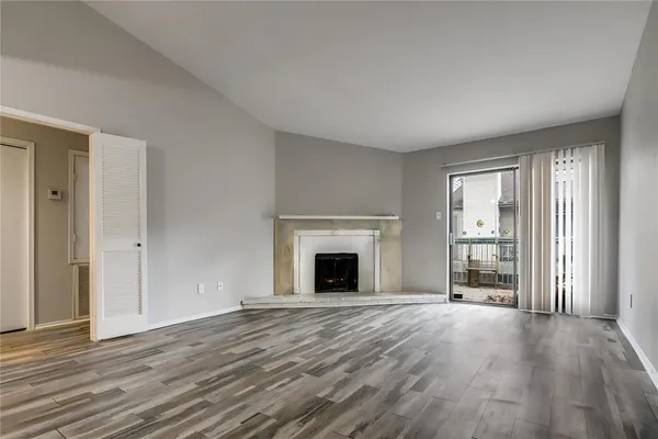 $1,300 | 9707 Richmond Avenue, Unit 34, Houston, TX 77063