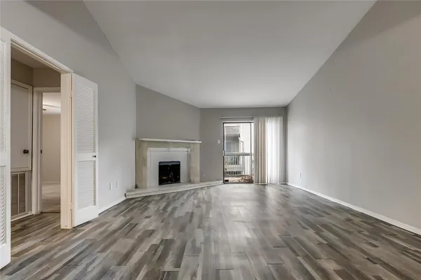 $1,300 | 9707 Richmond Avenue, Unit 34, Houston, TX 77063