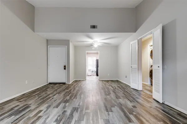 $1,300 | 9707 Richmond Avenue, Unit 34, Houston, TX 77063