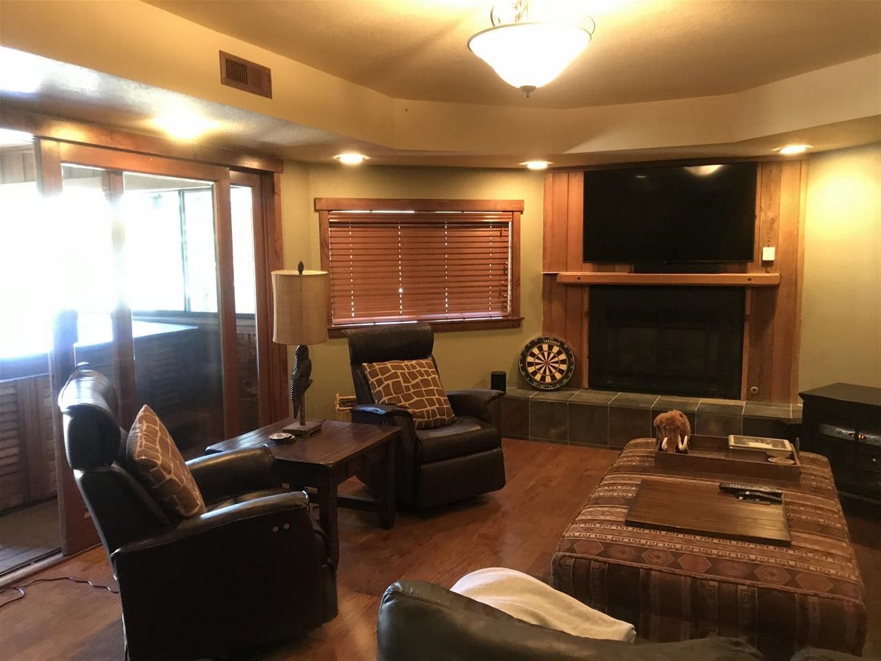 334 Davison Road Mammoth Lakes, CA 93546 - Photo 14 of 15 a room with furniture