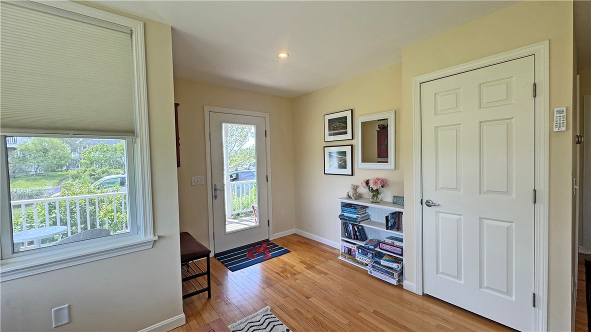 1720 Corn Neck Road Block Island, RI 02807 - Photo 7 of 37 Entry Level Den