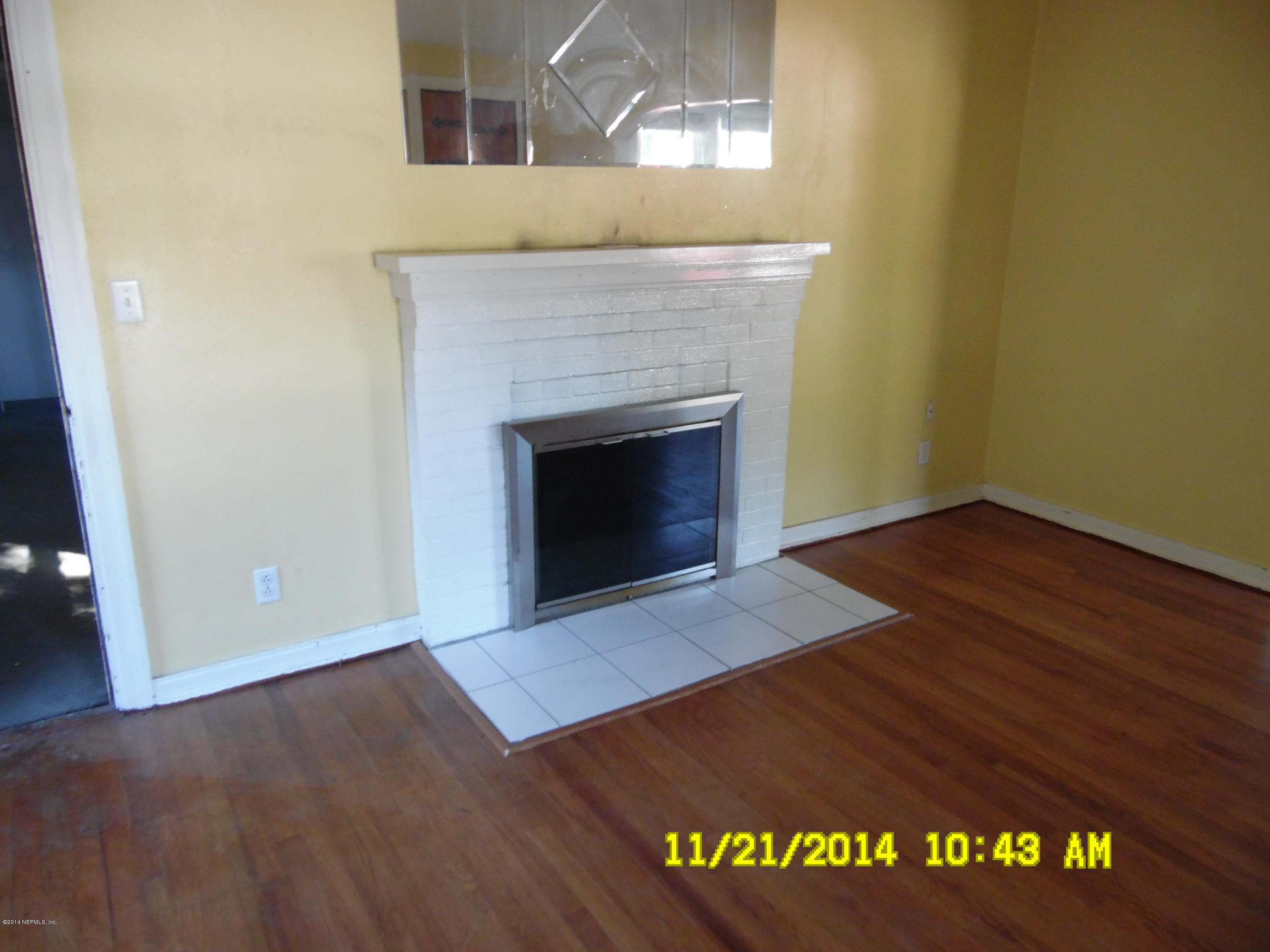 4620 Birkenhead Road Jacksonville, FL 32210 - Photo 12 of 22 Fireplace