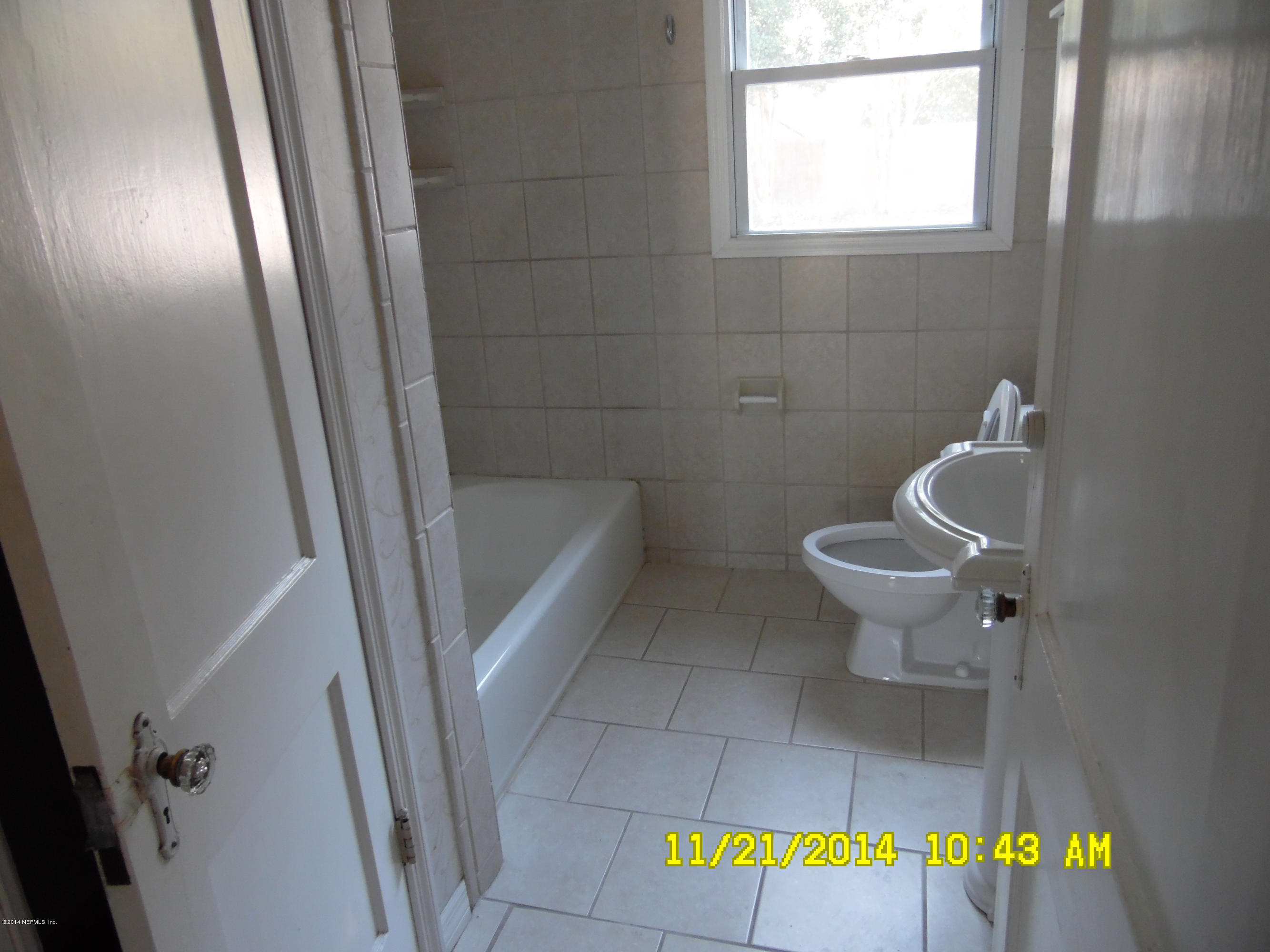4620 Birkenhead Road Jacksonville, FL 32210 - Photo 14 of 22 Bath