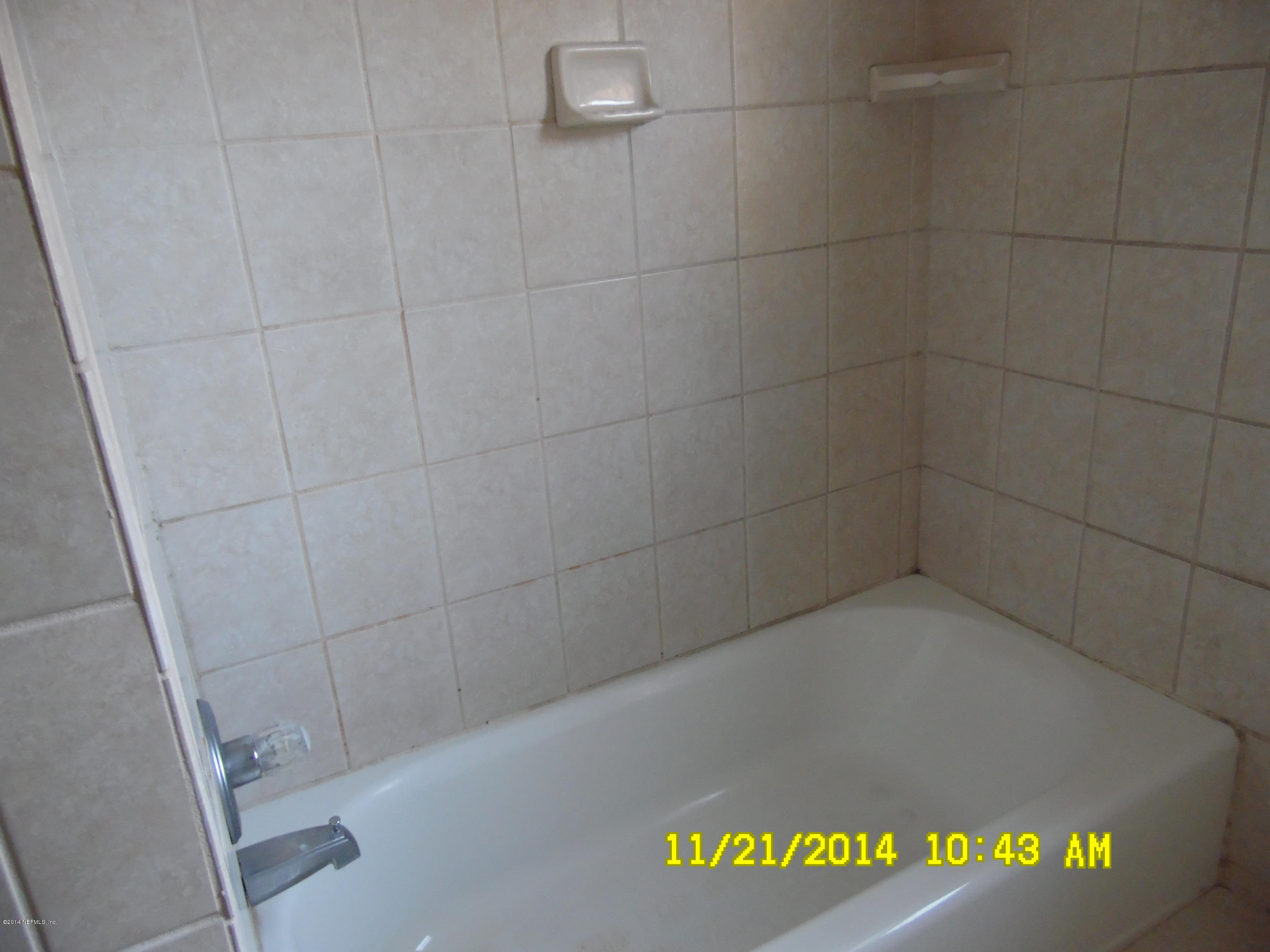 4620 Birkenhead Road Jacksonville, FL 32210 - Photo 20 of 22 Tub