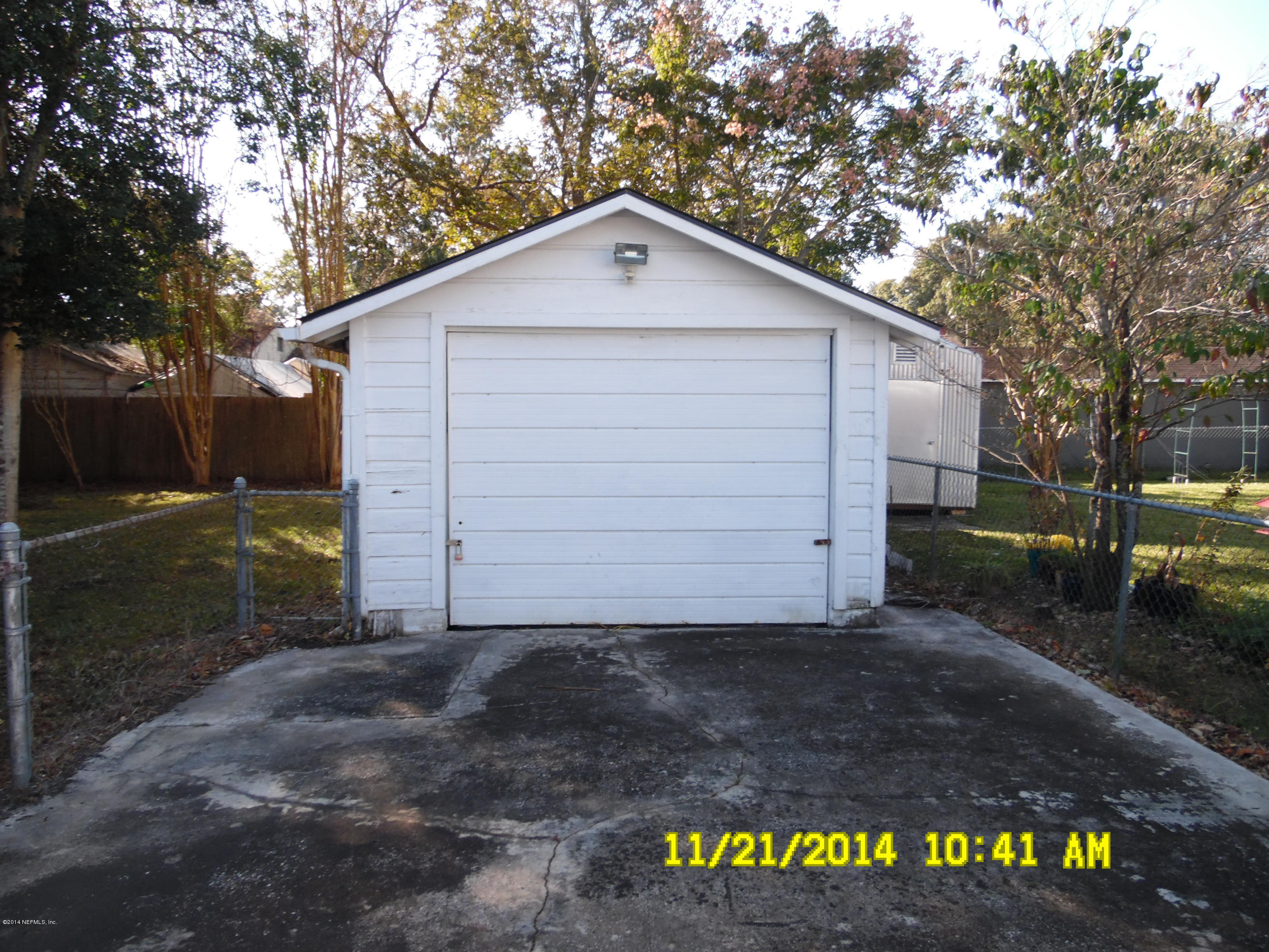 4620 Birkenhead Road Jacksonville, FL 32210 - Photo 2 of 22 Garage