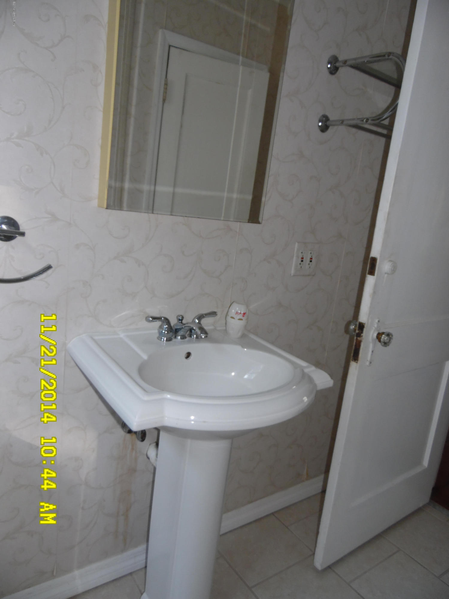 4620 Birkenhead Road Jacksonville, FL 32210 - Photo 21 of 22 Vanity