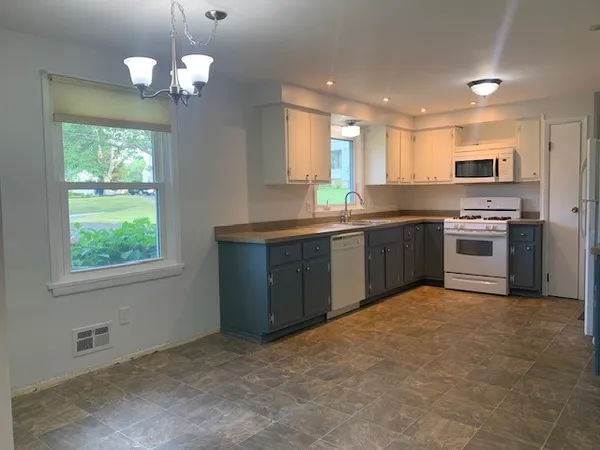 $479,900 | 1063-1065 Bay Road, Webster, NY 14580