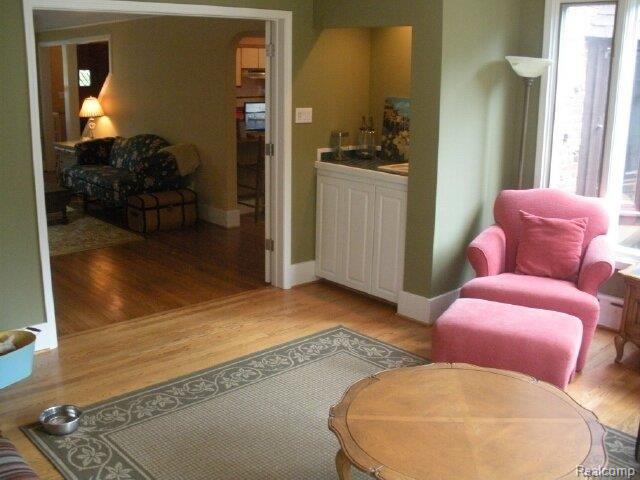 937 Fisher Road Grosse Pointe, MI 48230 - Photo 16 of 24 Family Room