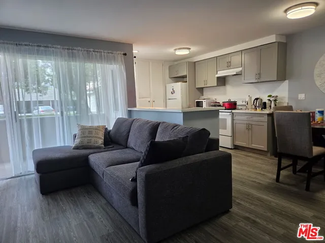 $3,500 | 8805 Berkshire Way, Unit B, Inglewood, CA 90305