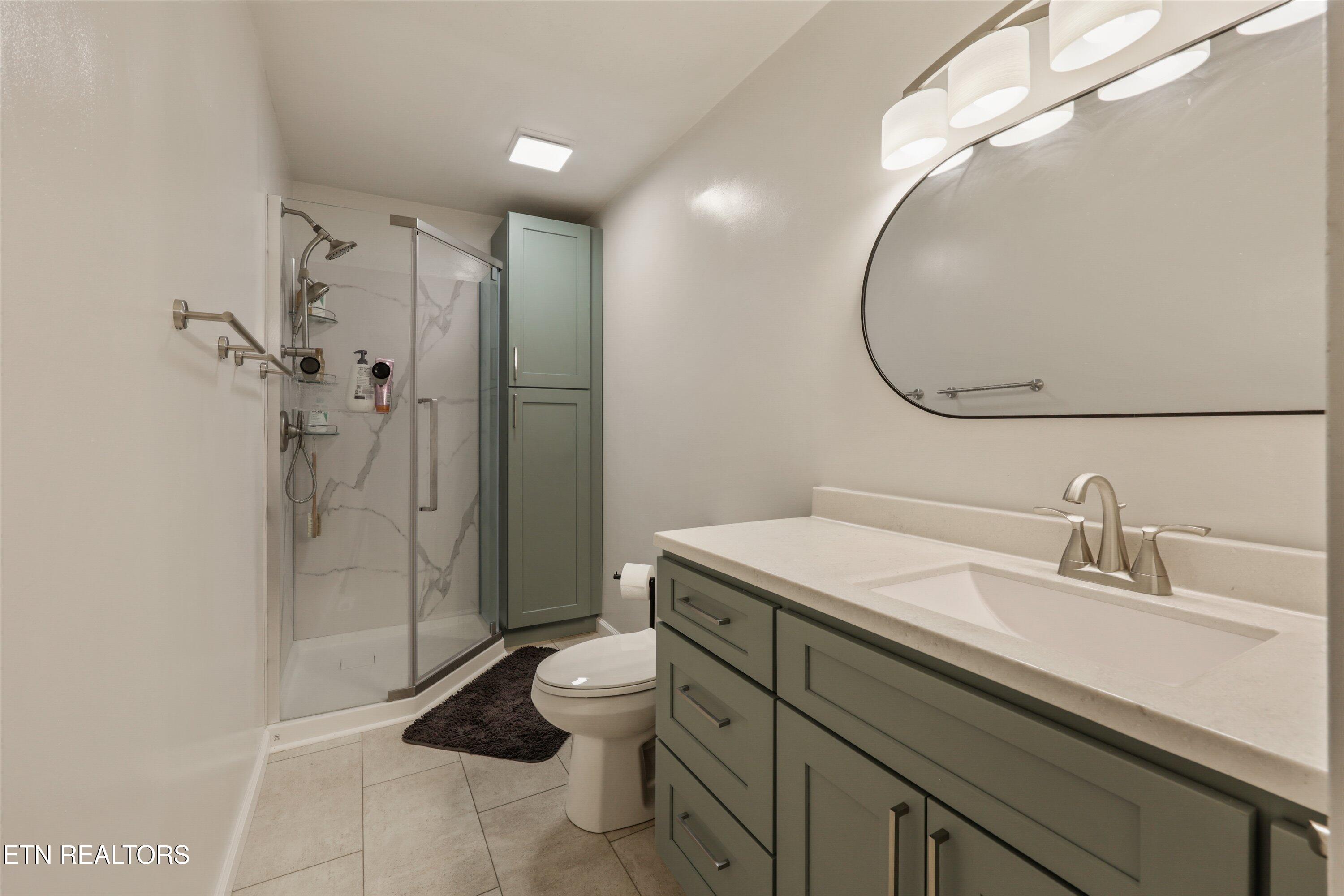 5524 Carter Road Knoxville, TN 37918 - Photo 54 of 57 ADU Full Bathroom