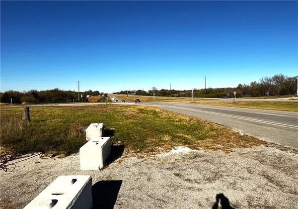 $250,000 | 22924 52nd Highway West, Cole Camp, MO 65325