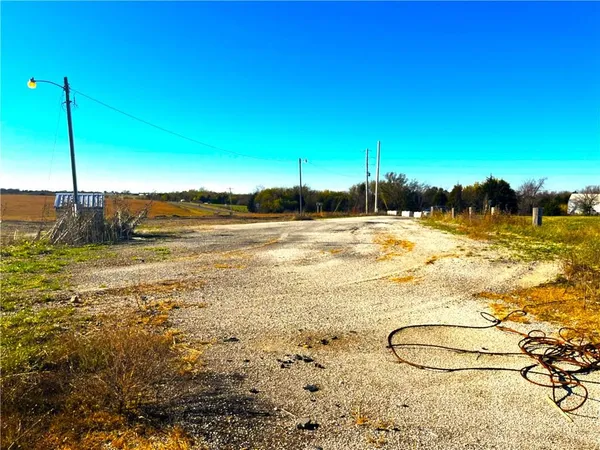 $250,000 | 22924 52nd Highway West, Cole Camp, MO 65325