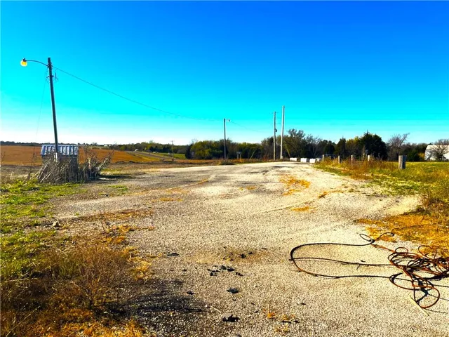 $250,000 | 22924 52nd Highway West, Cole Camp, MO 65325