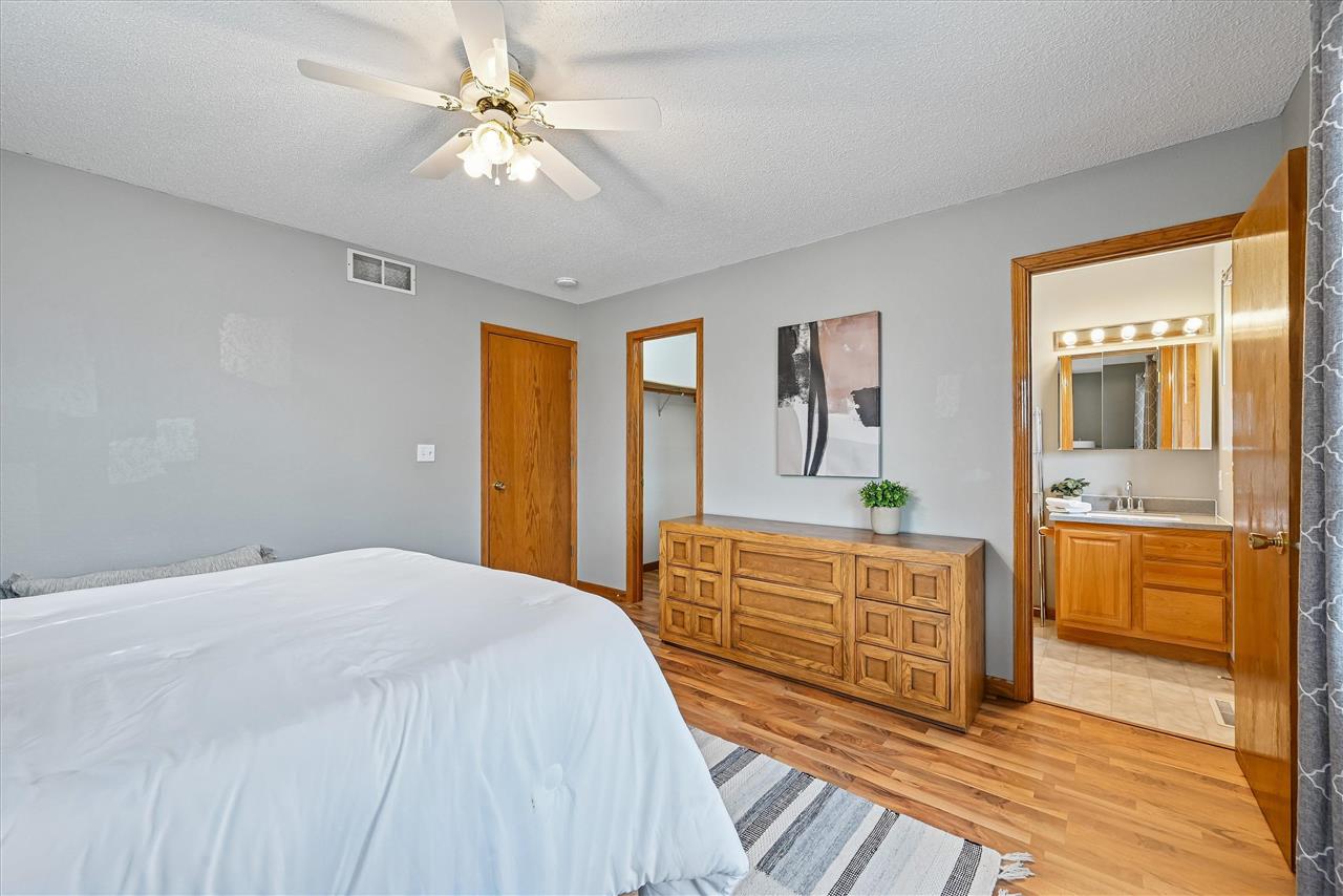 1209 39th Street Road Northwest Cedar Rapids, IA 52405 - Photo 16 of 31 Gallery Image 16