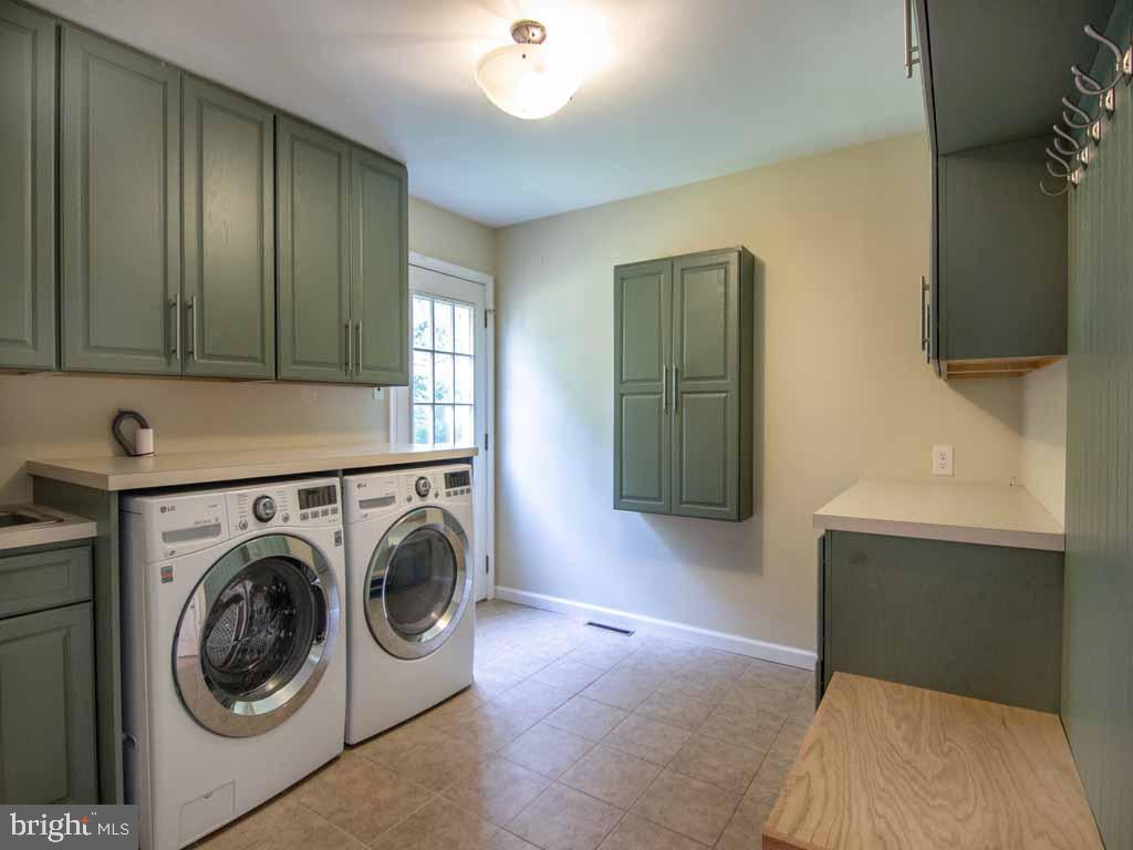 315 Saly Road Yardley, PA 19067 - Photo 13 of 43 Large laundry room with outside access