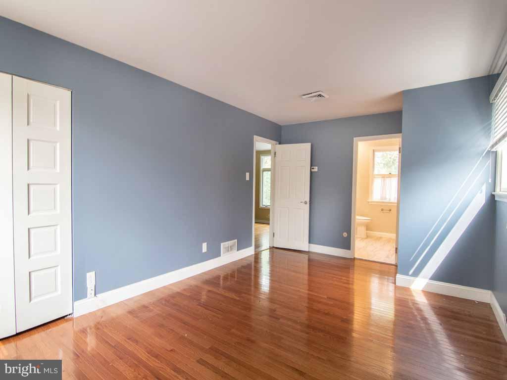 315 Saly Road Yardley, PA 19067 - Photo 16 of 43 Bright Master bedroom