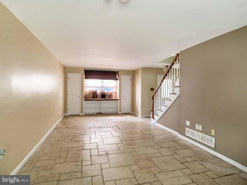 315 Saly Road Yardley, PA 19067 - Photo 8 of 43 Family room with a reading nook