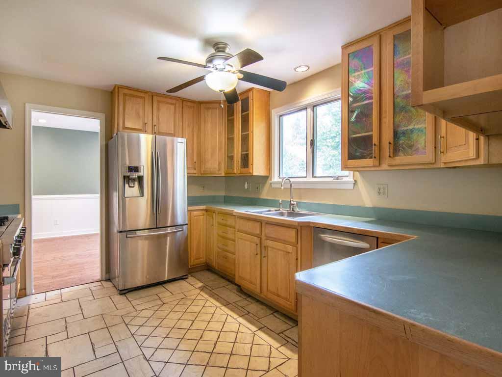 315 Saly Road Yardley, PA 19067 - Photo 10 of 43 Lots of cabinet space!