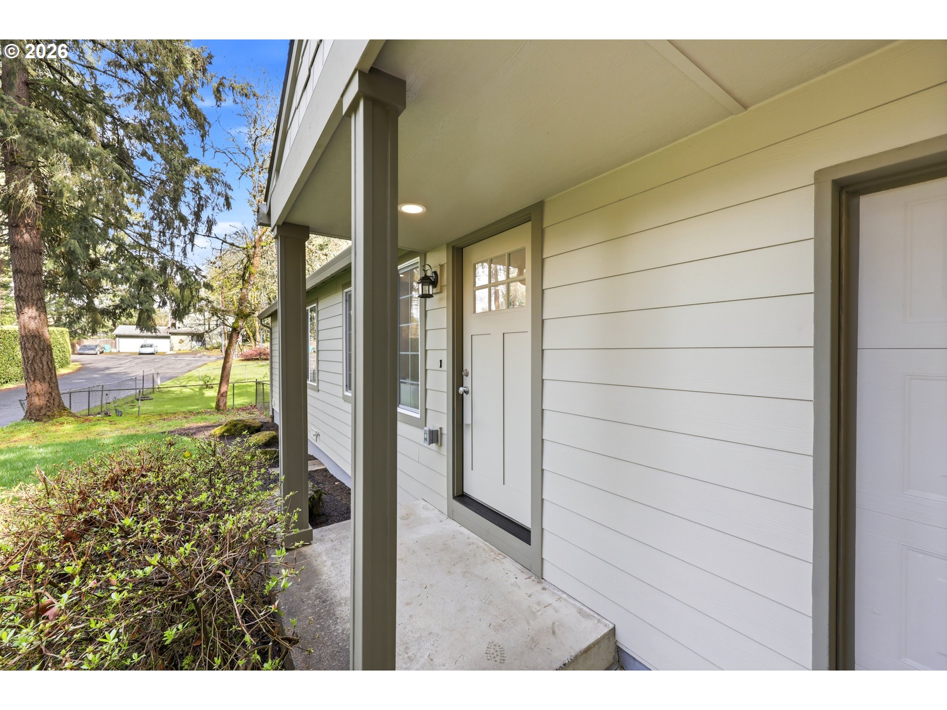 1740 Southeast River Forest Road Milwaukie, OR 97267 - Photo 5 of 40