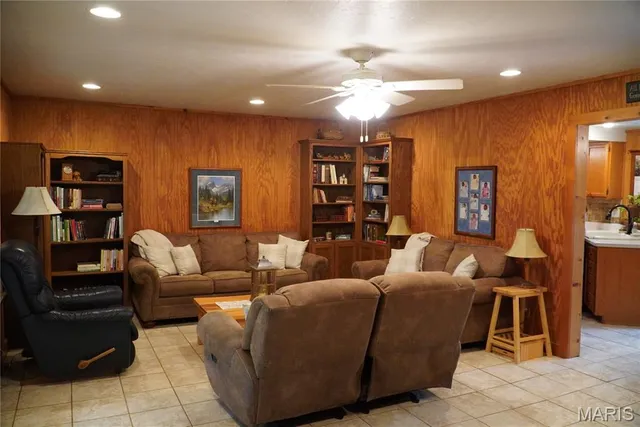 $249,900 | 31514 Old Highway 5, Lebanon, MO 65536