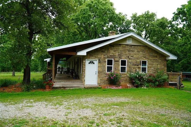 $249,900 | 31514 Old Highway 5, Lebanon, MO 65536