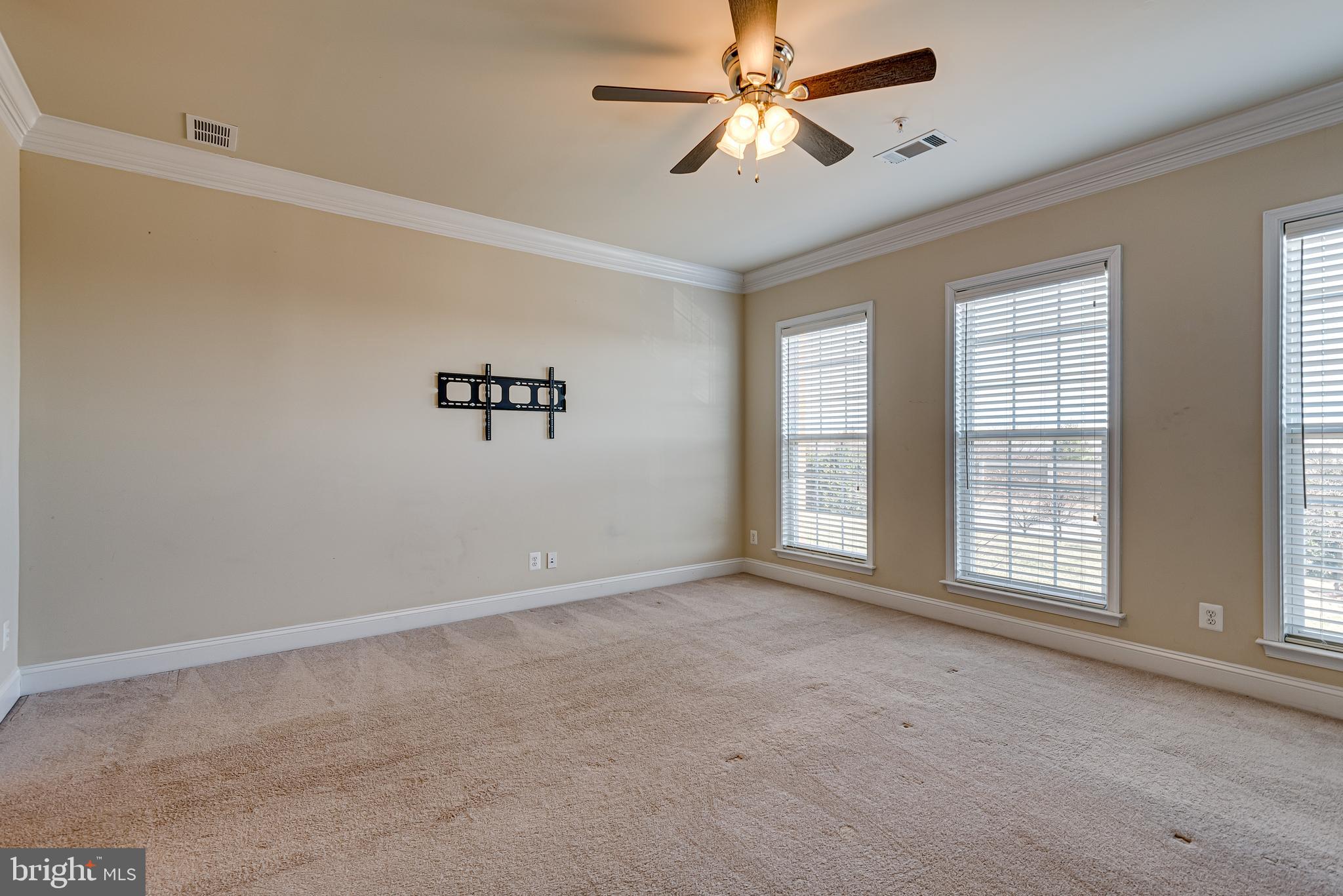 20654 Sibbald Square Ashburn, VA 20147 - Photo 24 of 43 a view of an empty room with a window