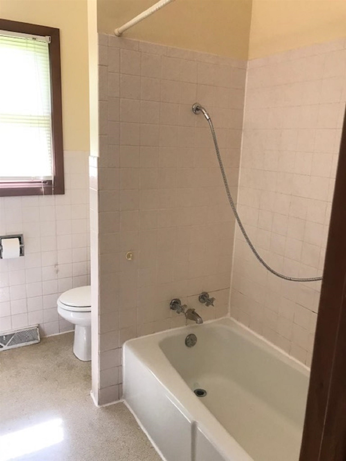 17519 River Road North Cordova, IL 61242 - Photo 11 of 19 Gallery Image 11