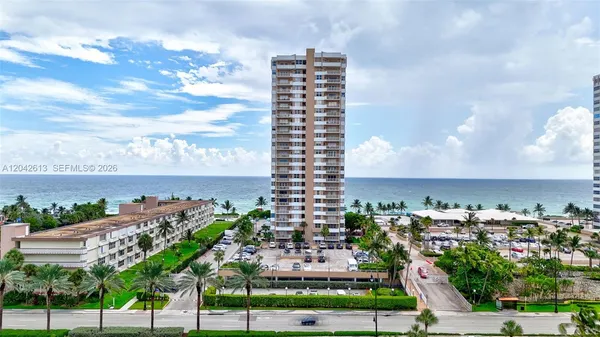 $307,000 | 1950 South Ocean Drive, Unit 6B, Hallandale Beach, FL 33009