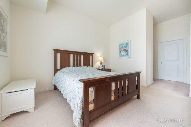 230 West Division Street, Unit 802 Chicago, IL 60610 - Photo 8 of 18