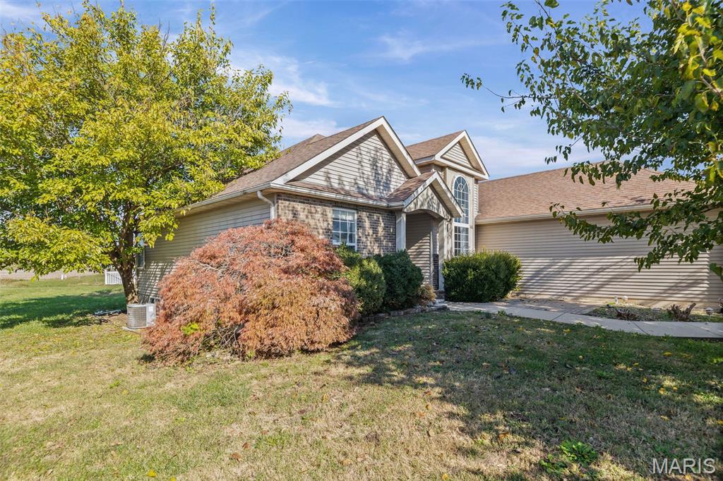 651 Glen Mor Shiloh, IL 62221 - Photo 4 of 50