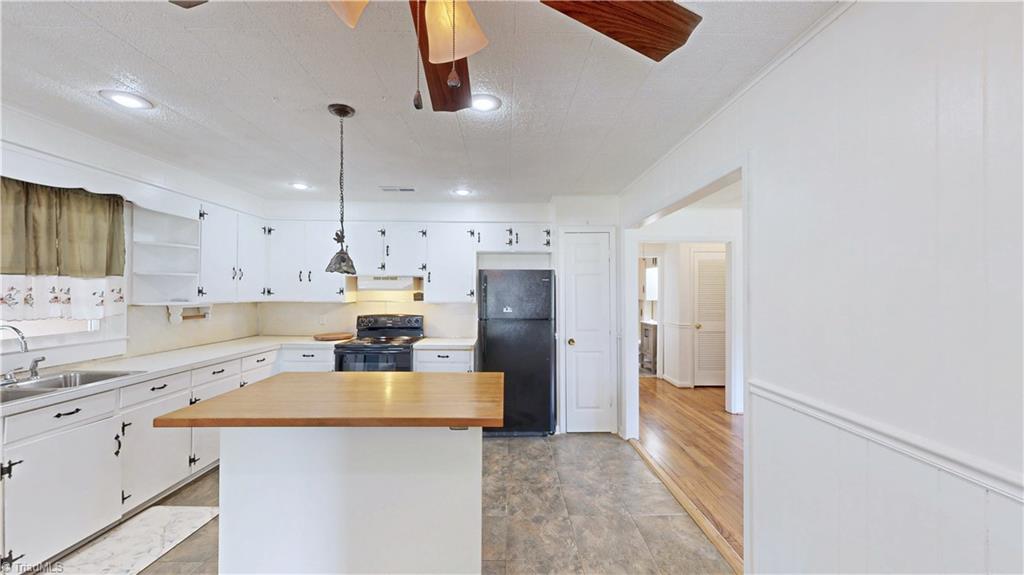 201 Kendall Mill Road Thomasville, NC 27360 - Photo 4 of 30 Kitchen