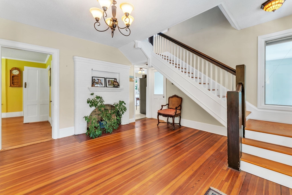 125 Emerson Road Longmeadow, MA 01106 - Photo 3 of 35 Gallery Image 3