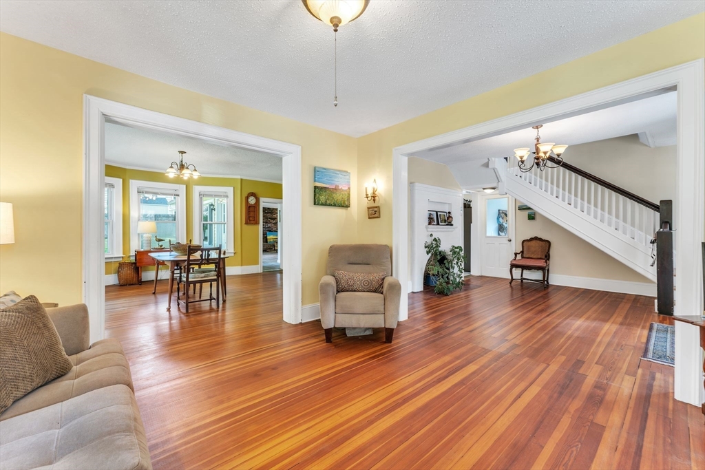 125 Emerson Road Longmeadow, MA 01106 - Photo 4 of 35 Gallery Image 4