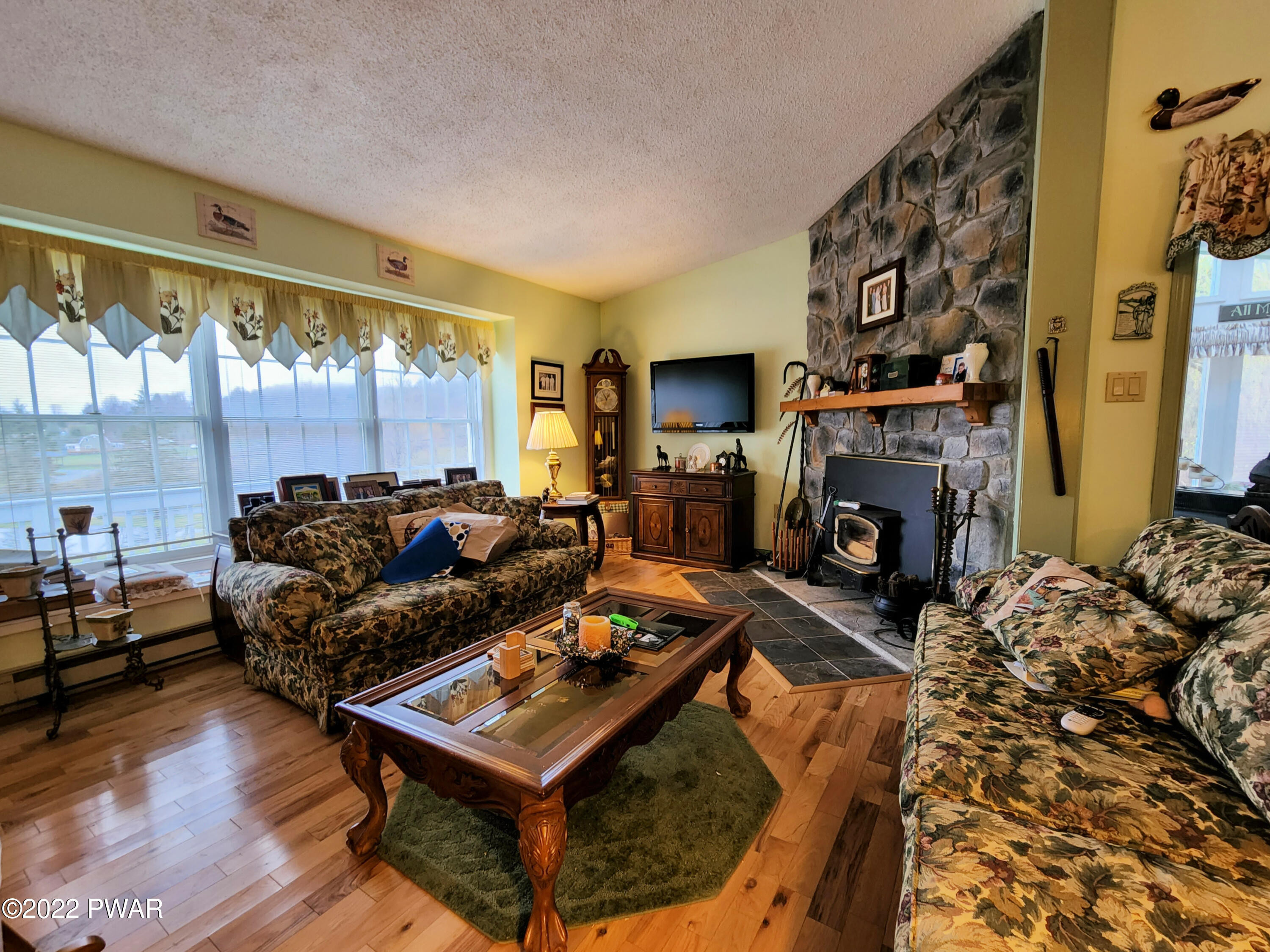 202 Ann Mitchell Road Damascus, PA 18415 - Photo 6 of 36
