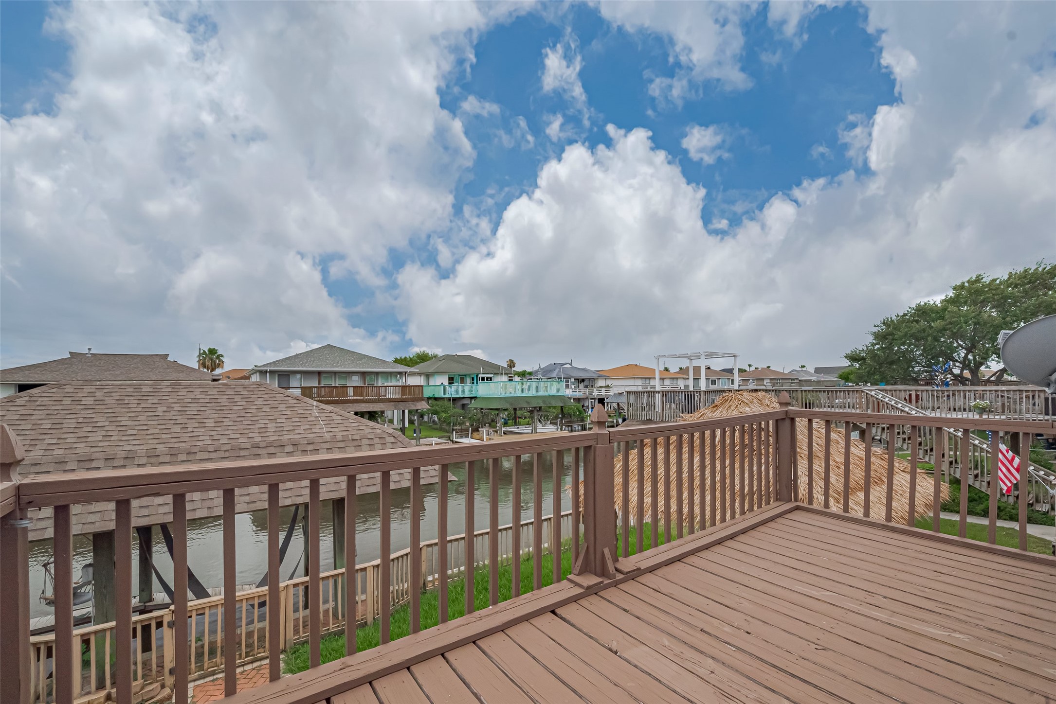 228 Barracuda Street Bayou Vista, TX 77563 - Photo 33 of 44 a balcony with wooden floor