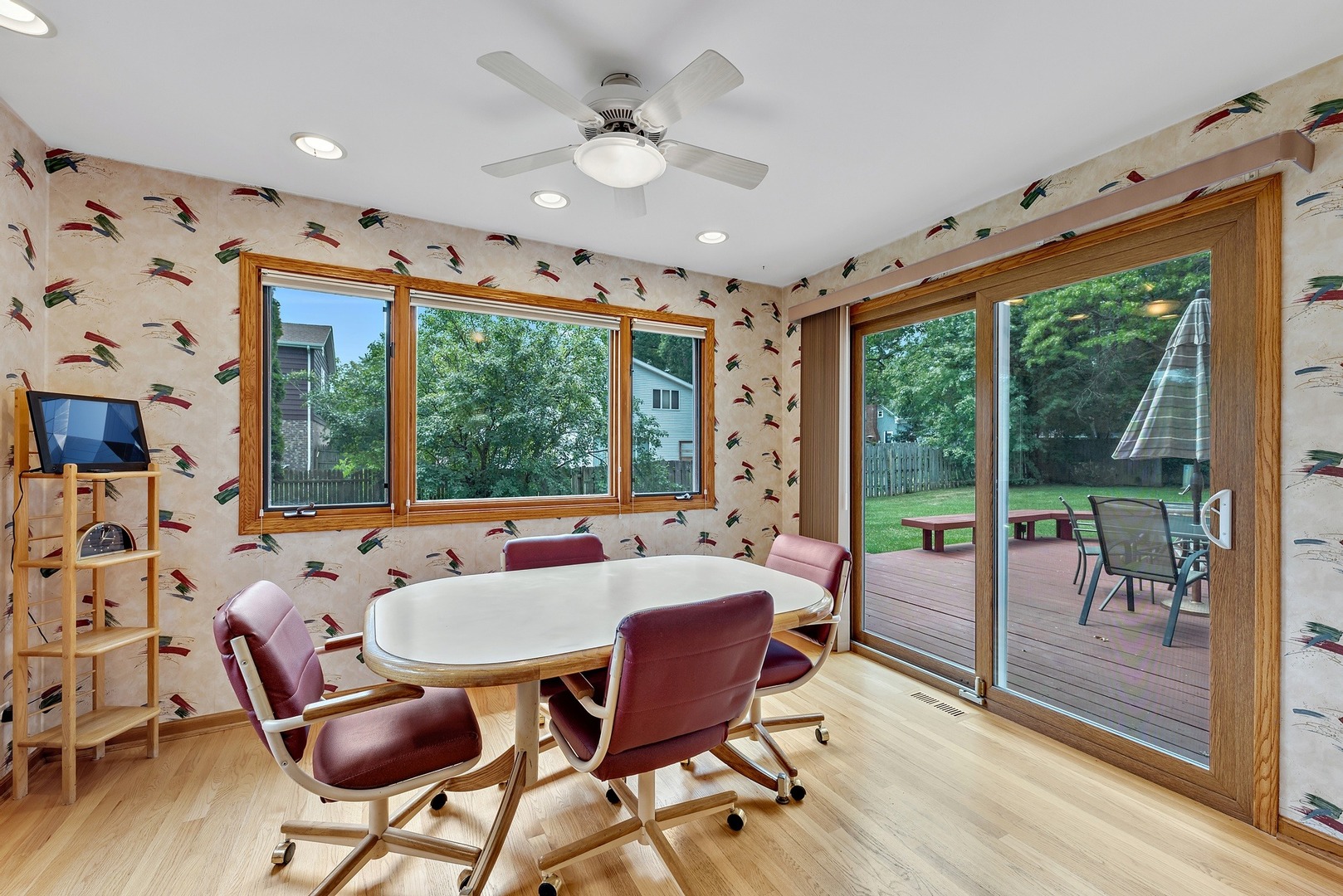 237 Voltz Road Northbrook, IL 60062 - Photo 11 of 40