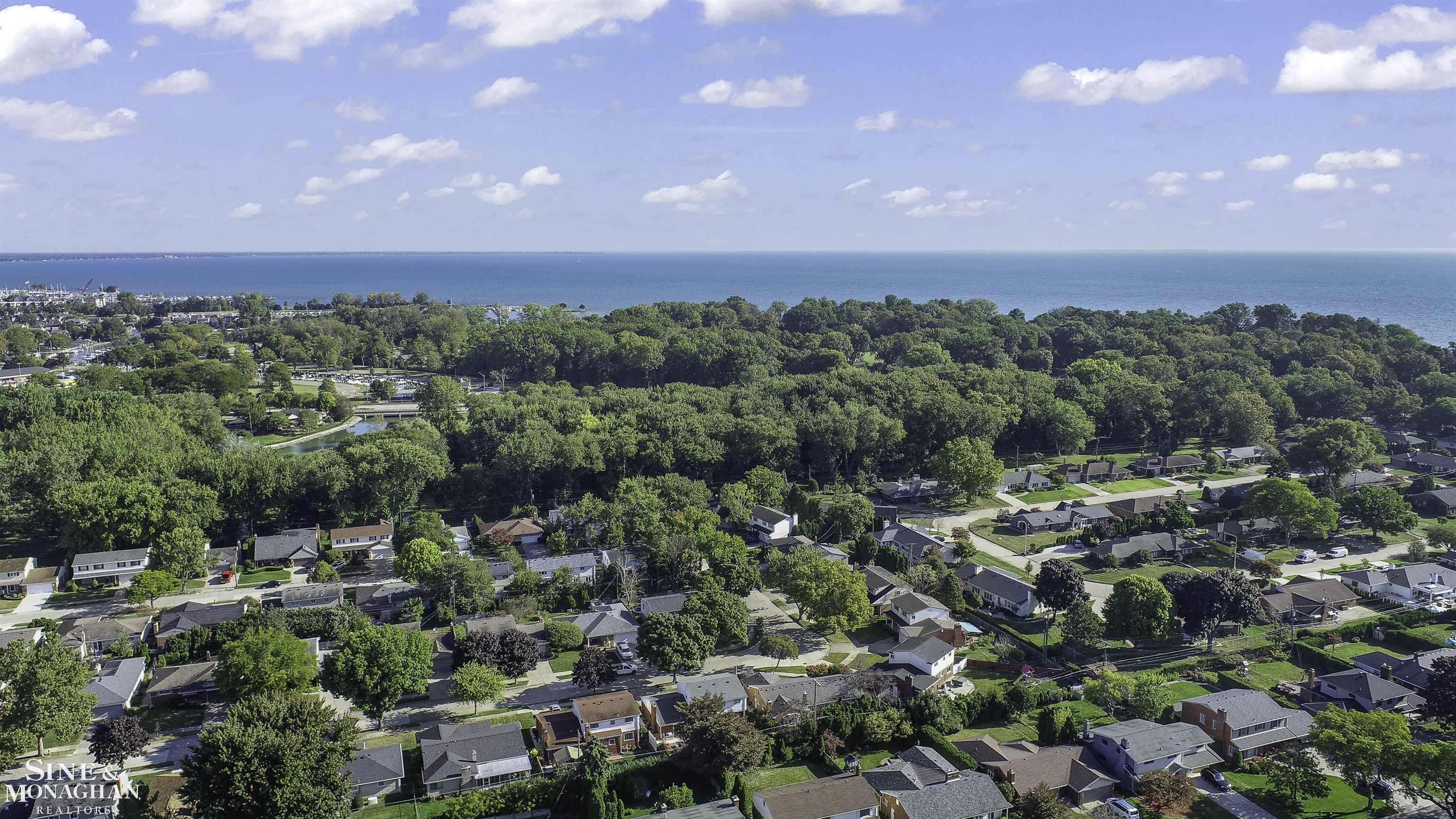 581 North Rosedale Court Grosse Pointe, MI 48236 - Photo 35 of 37 50155825-a8f47ef8-d298-4385-a406-a78413a5954a.JPG