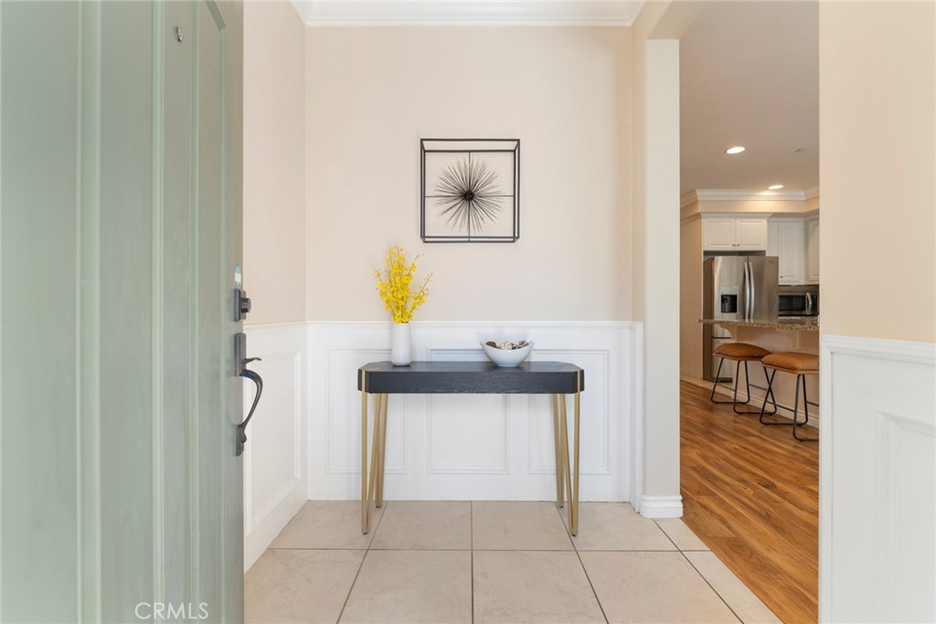 869 East Mountain Way, Unit D Azusa, CA 91702 - Photo 5 of 55