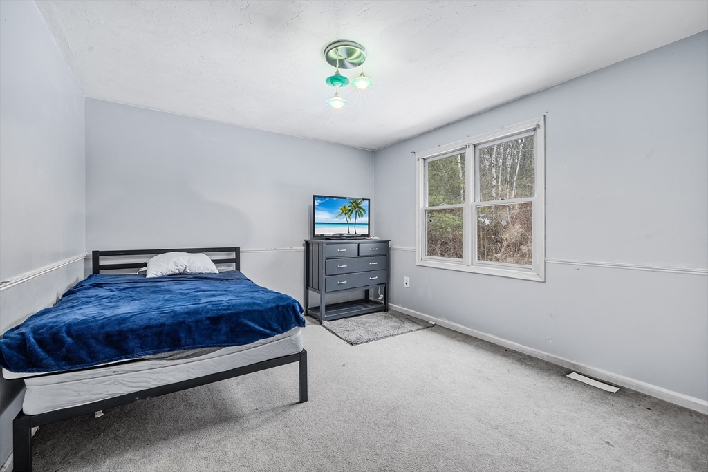 4 Hillside Drive Sutton, MA 01590 - Photo 19 of 23