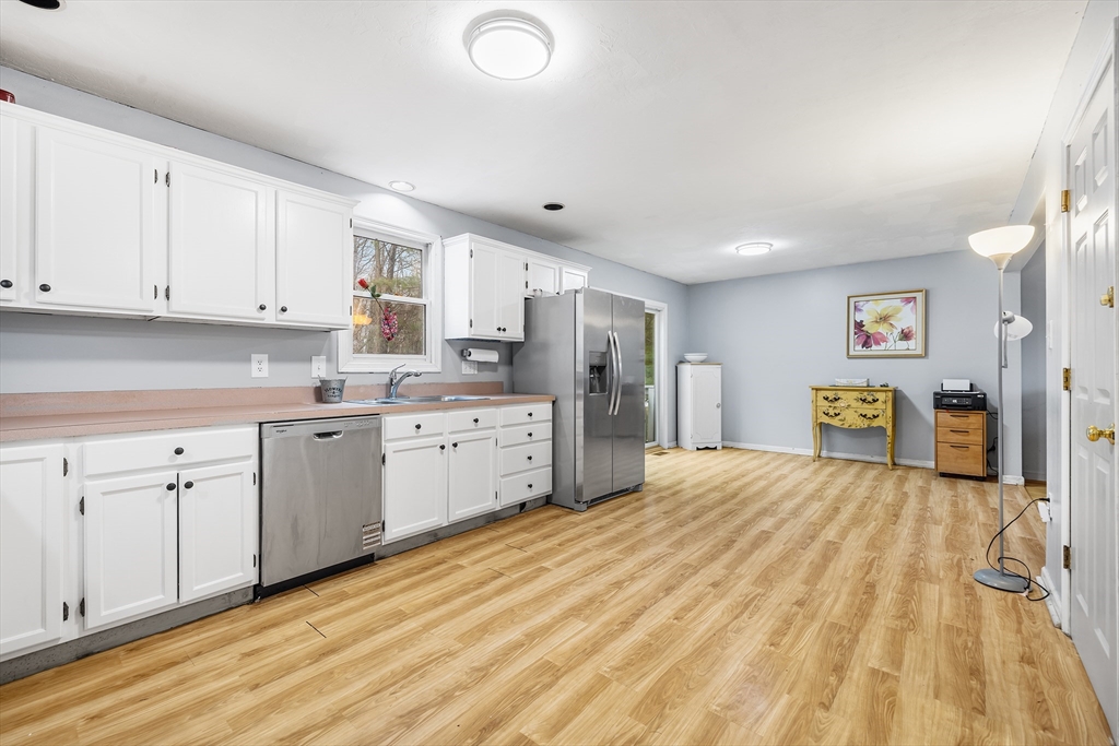 4 Hillside Drive Sutton, MA 01590 - Photo 3 of 23