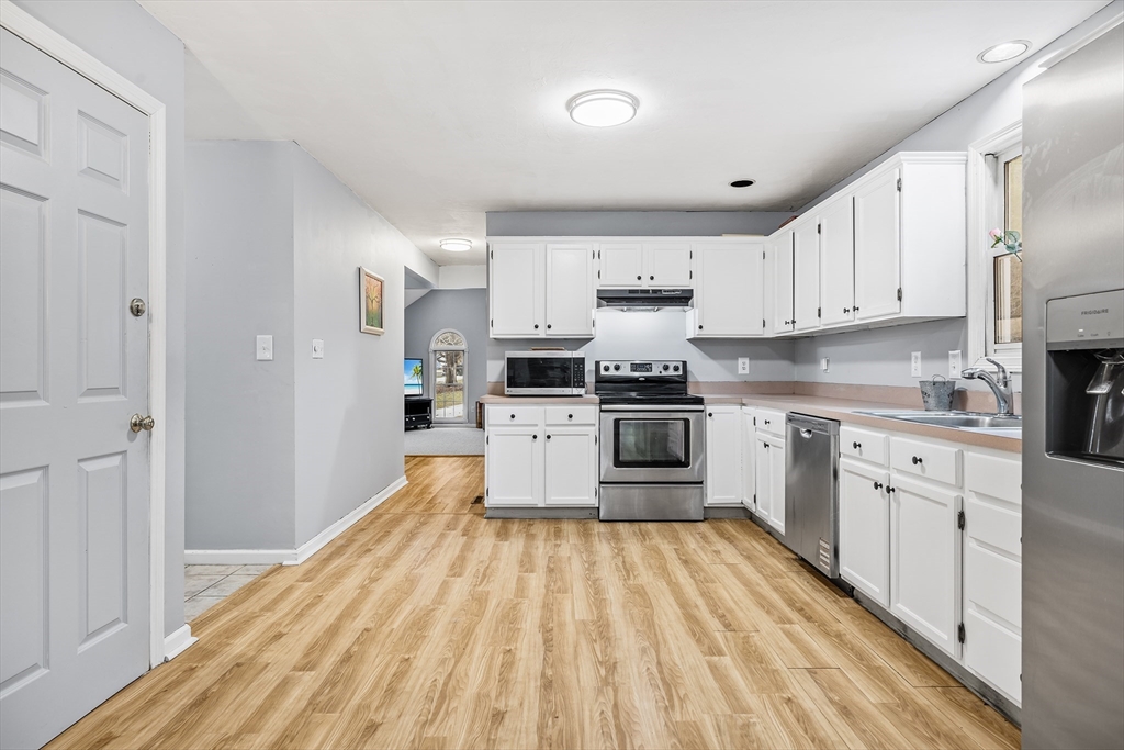 4 Hillside Drive Sutton, MA 01590 - Photo 4 of 23