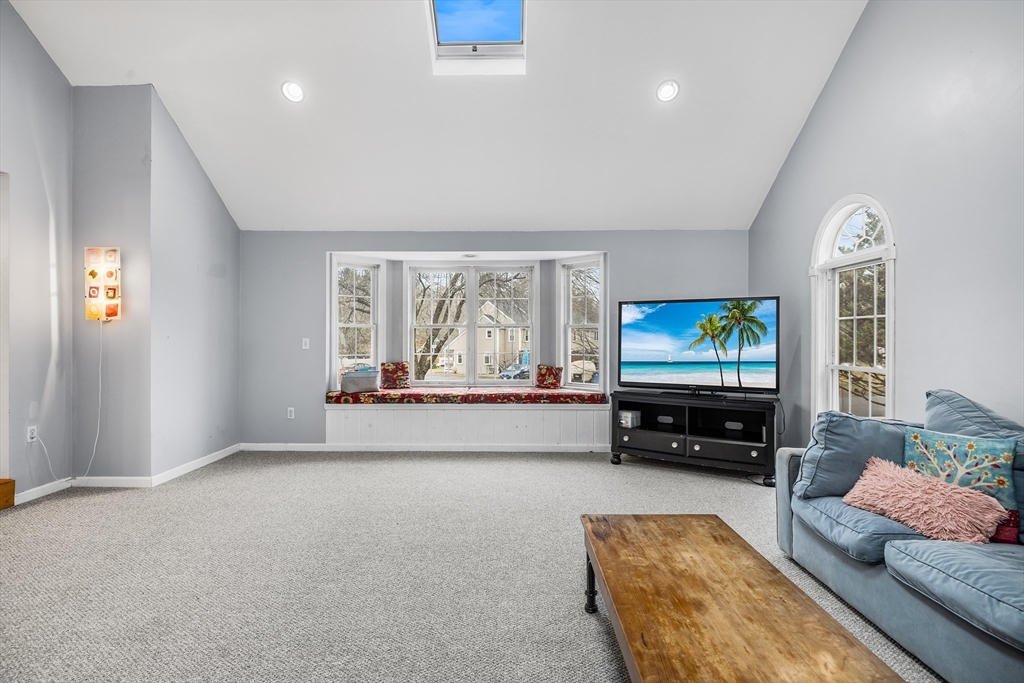 4 Hillside Drive Sutton, MA 01590 - Photo 9 of 23