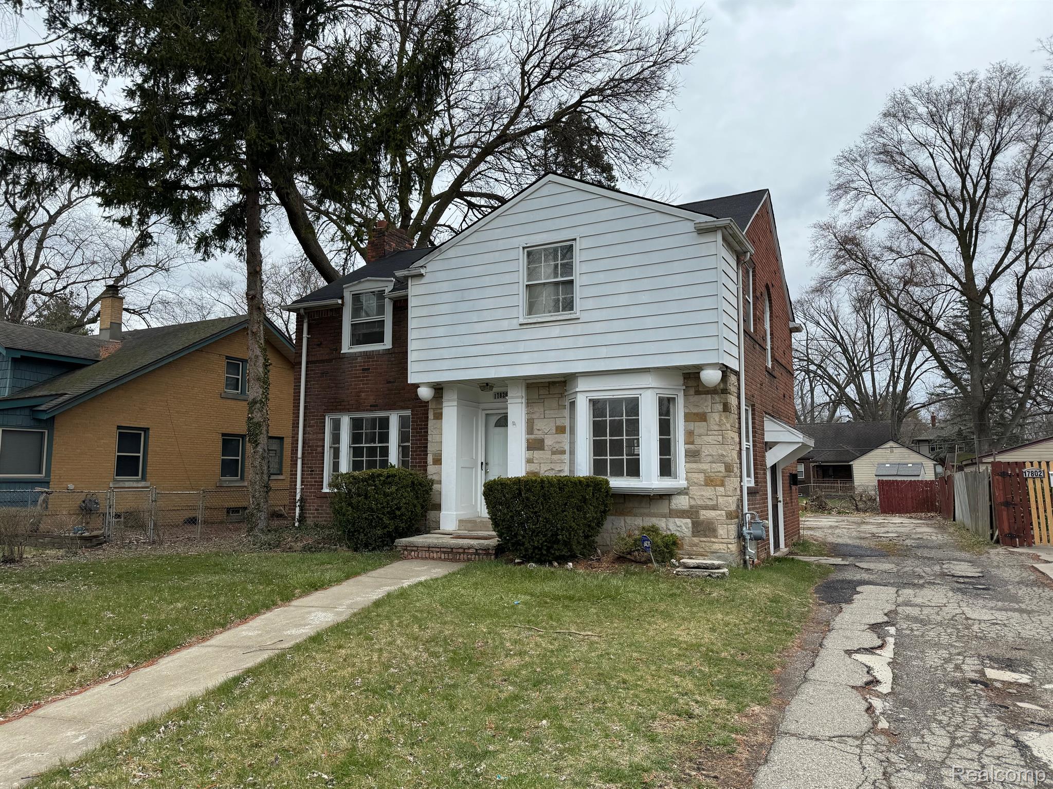 17826 Berg Road Detroit, MI 48219 - Photo 2 of 17 Gallery Image 2